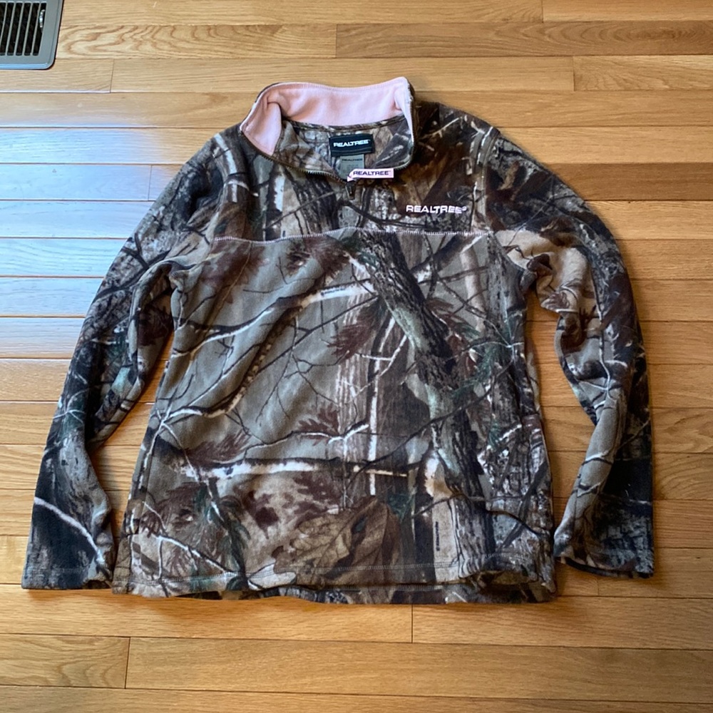 Large RealTree camo half zip up with pockets